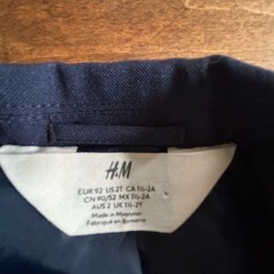 H&M 2T navy blue suit
